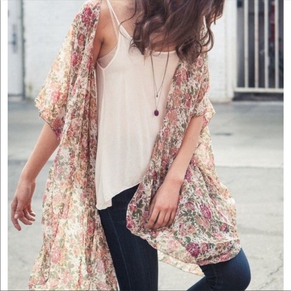 Brandy Melville Tops - Brandy Melville floral kimono!